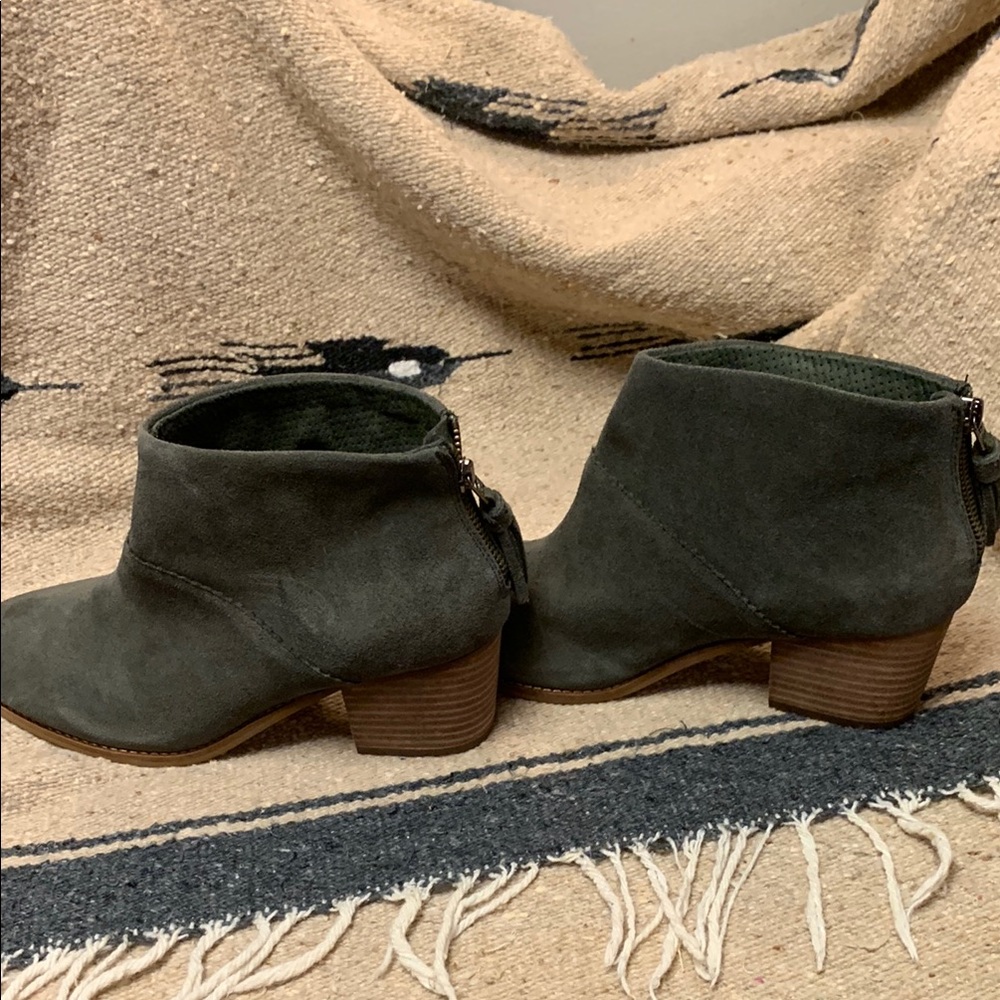 Brand New Toms Size 8.5 Leila Women's Suede Ankle Boots - Picture 11 of 16